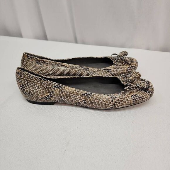 Stuart Weitzman Size 8.5 Tulip Bow Snake Skin Print Ballet Flats F - Picture 2 of 11